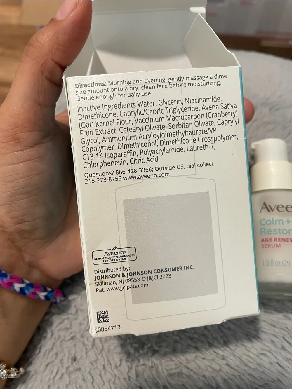 Calm + Restore Age Renewal Serum for Sensitive Skin — White